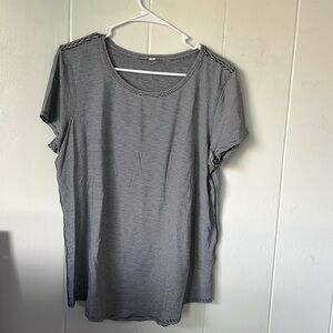 Lululemon T-shirt